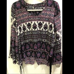 Boho bell sleeved fringe flowy back top
